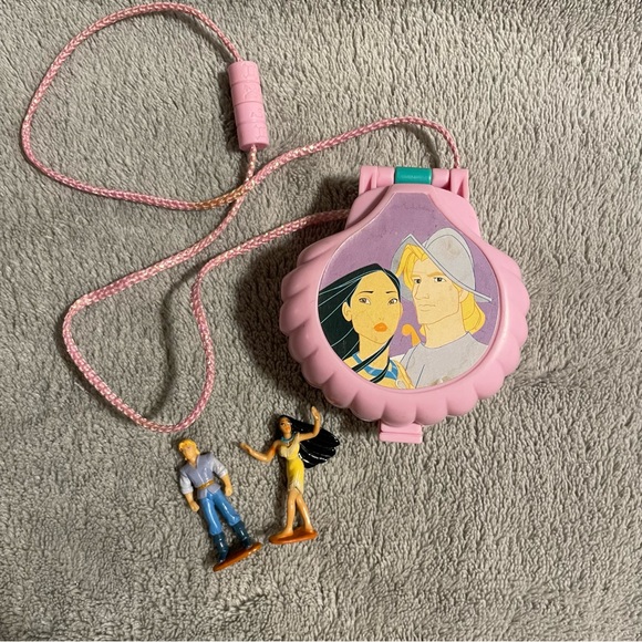 Vintage 90s Disney Pocahontas compact playset COMPLETE - Picture 3 of 5